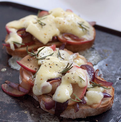 Cheshire cheese melt with apple and red onion relish -