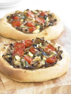 Filippo Berio Caramelised Onion Pizza with Courgette, Tomato and Blue Cheese -