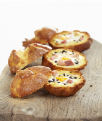 Posh Birds Gold Cups with ham, truffle and quail eggs -