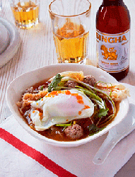 Thai Brunch: Rice soup with pork balls, ginger and poached egg -