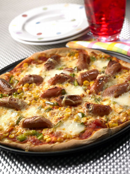 Sausage and tomato pizza -